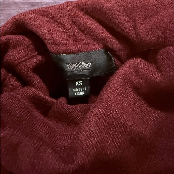 Wine Red Turtleneck Long Sleeve - Picture 2 of 2